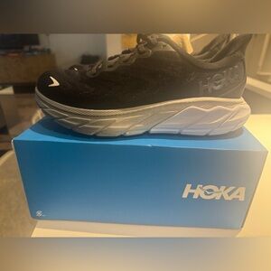HOKA AHARI 6 new with box size 8